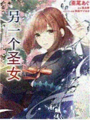 冬季海雾中的港口吊机与货轮轮廓